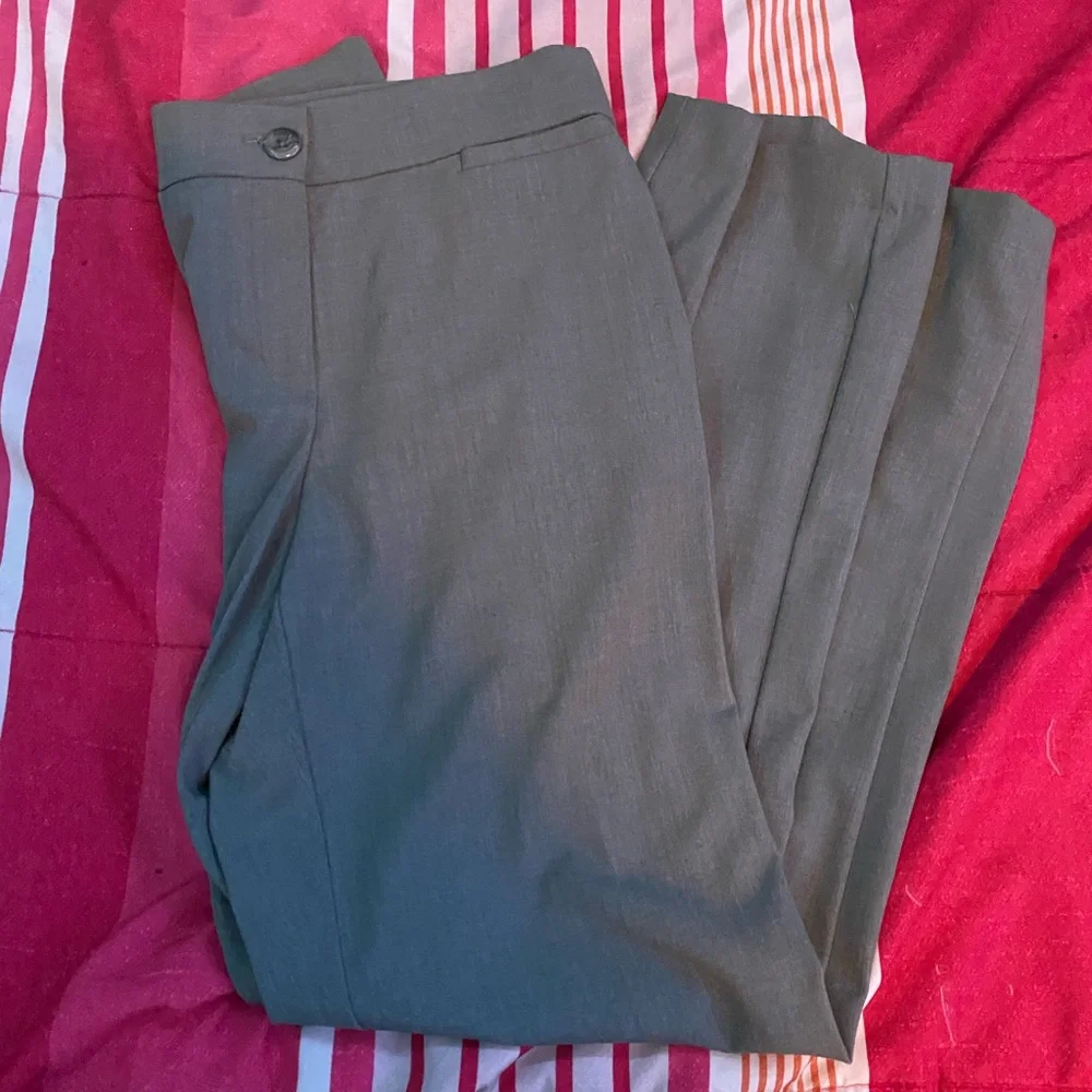 Women’s suit bundle - Picture 2 of 3